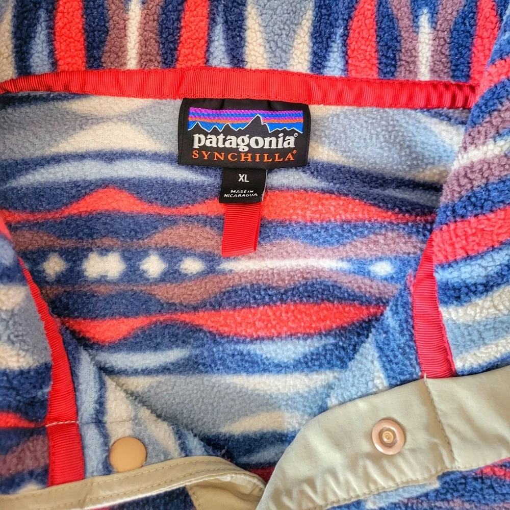 Patagonia // M's Lightweight Synchilla Snap-T Fleece Pullover / L / Sumac Red - Picture 4 of 9